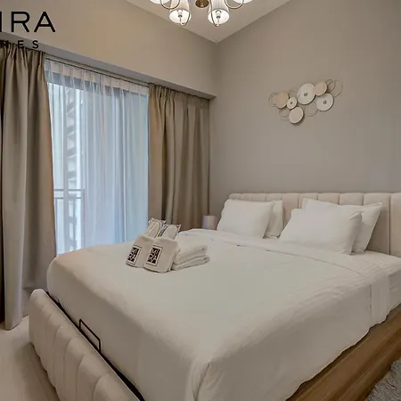 Mira Holiday Homes - Serviced Apartment In Zada Tower دبي المظهر الخارجي الصورة