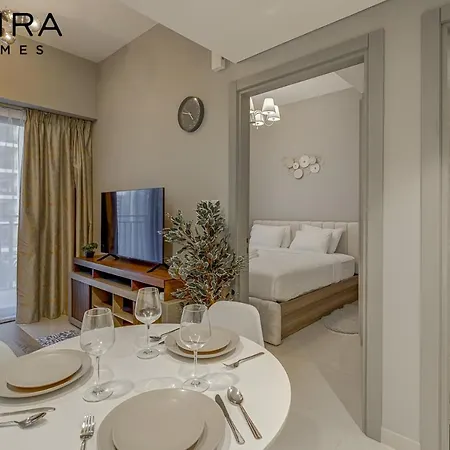 Mira Holiday Homes - Serviced Apartment In Zada Tower دبي المظهر الخارجي الصورة
